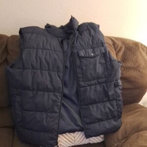 Old Navy Men's Navy Puffer Vest